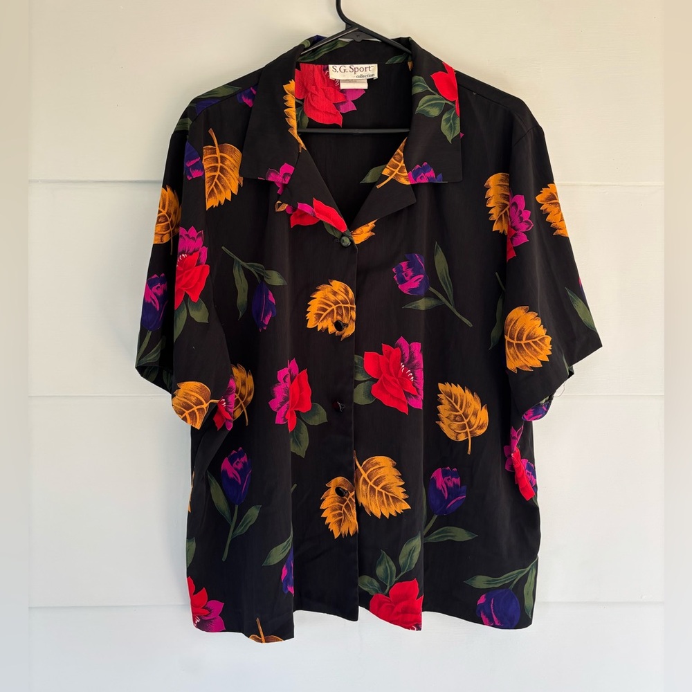 S. G. Sport Collection Women’s Vintage 2X Button Up Bold Floral Black Shirt Top